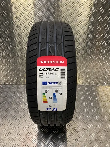 Vredestein Ultrac 195/45 R16 84V XL FSL - Hochleistungs-Autoreifen mit innovativer UHC-Technologie für erstklassige Fahreigenschaften auf nassen und trockenen Straßen. Ideal für sportliche Fahrer, die Wert auf Design und Leistung legen.