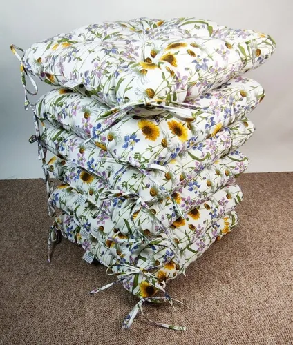 Rattani Sitzkissen Set Klara - 6x Stuhlkissen - Stuhlkissen Set mit 6x Klara Kissen, 100% Baumwolle, waschbar, robust und ideal für gemütliche Stunden im Landhausstil. Größe: 42x42 cm, Dicke: 8 cm.