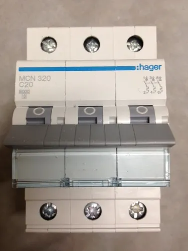 Hager MCN320 LS-Schalter 3P 6kA C-20A - zuverlässiger 3-poliger Schutzschalter mit Schraubtechnik für maximale Sicherheit