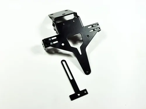 ZIEGER Kennzeichenhalter schwarz - Motorradzubehör mit modellspezifischer Adapterplatte und E-Prüfung für optimale Sicherheit und passgenauen Sitz.
