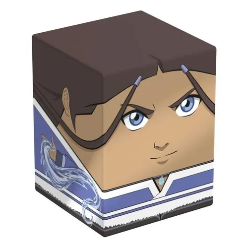 Ultimate Guard Squaroes Avatar: The Last Airbender™, Motiv: Katara - Actionfiguren und Sammelbox für TCG-Decks, bietet Platz für bis zu 100 Spielkarten und besteht aus 78% erneuerbaren Rohstoffen.