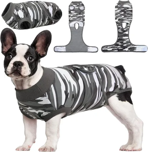 Kuoser Hundebody nach OP für Rüden und Hündinnen in Camouflage - Der Kuoser Hundebody nach OP schützt Ihr Tier nach Eingriffen. Atmungsaktiv und bequem aus hochwertiger Baumwolle, verhindert er das Lecken von Wunden und bietet Bewegungsfreiheit.