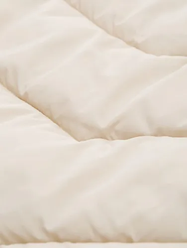 TOM TAILOR Damen Puffer-Jacke mit Kapuze - 27609-Cold Beige, S - Damen-Mäntel aus wasserabweisendem Taffeta-Gewebe mit praktischem Logo-Badge und mehreren Taschen für Schlüssel und Handy, ideal für kühle Tage.