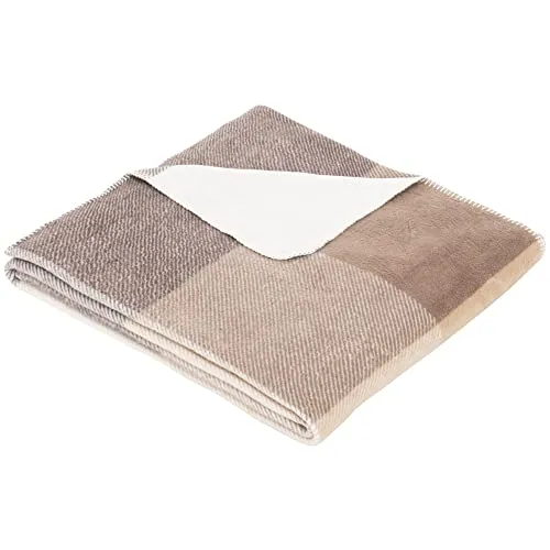 s.Oliver Karierte Kuscheldecke 150x200 cm - Karo Decke braun Natur, Sofadecke aus kuschelweicher und pflegeleichter Baumwollmischung