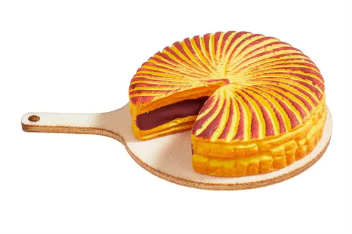 Miniatur Kuchen auf Holzbrett