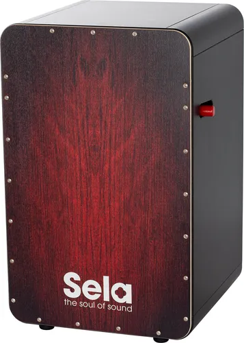 Sela Cajon SE 047 CaSela Black Pro Red Dragon - Percussion-Instrument mit individuell einstellbarem Snare Sound und extrastarkem 15 mm Birkenkorpus für professionellen Klang, Made in Germany.