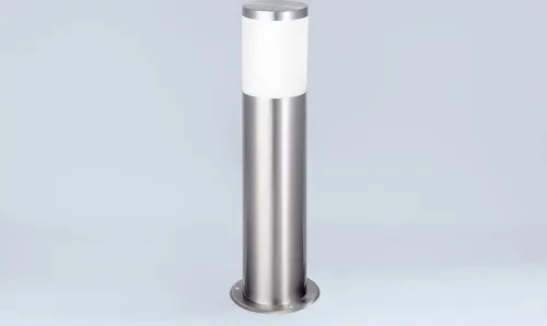 Kompakte Außenstandleuchte 296-500-SN in Edelstahl-Optik - Stilvolle Außenleuchte mit IP44 Schutz, ideal für Balkone oder Eingangsbereiche. E27 Fassung für flexible Lichtgestaltung bis 18W, wetterbeständig und elegant.