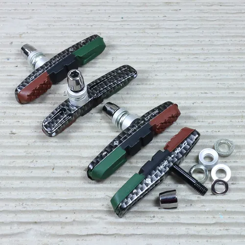 BREMSBELAG BS-V10 SET MIT 4 STÜCK - FÜR ALU FELGE - 72 MM LANG - CARBONLOOK