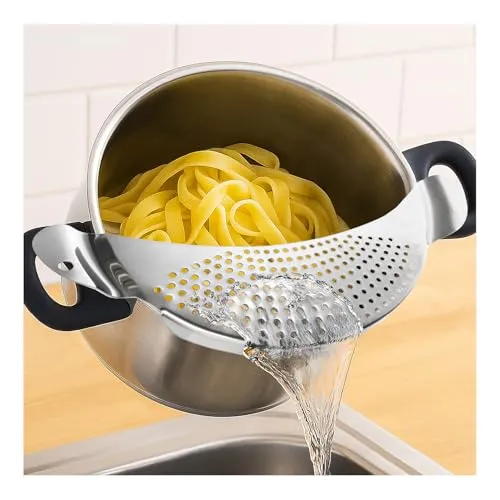 com-four® Abgießhilfe für Kochtöpfe - Topfsieb in Halbmondform - Abtropfgitter für Schüsseln, Pfannen und 24cm Töpfe - Siebaufsatz halbrund, spülmaschinengeeignetes Nudelsieb, rostfreier Edelstahl 430