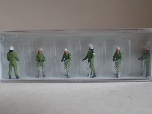 Preiser BRD BGS Beamte Einsatz stehend Helm Schutzschild 10395 H0 1:87 OVP 6 Fig