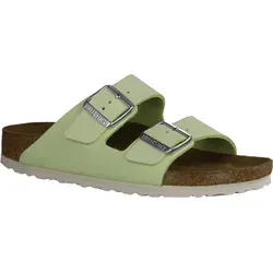 Birkenstock Klassische Pantoletten Arizona Damen 40 EU in Faded Lime - Die Birkenstock Arizona Pantolette vereint Komfort und Stil. Mit zwei stabilen Riemen und rutschfester Sohle ist sie perfekt für warme Tage. Das hochwertige Obermaterial aus Leder sorgt für ein angenehmes Tragegefühl und Langlebigkeit.