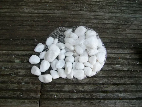 Kilo geschliffene Flusssteine, Dekosteine Zierkies Flusskiesel weiss 2-4 cm 1