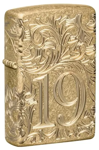 Zippo Feuerzeug 1932 Tumbled Brass Armor Case mit Filigran-Design - Erleben Sie das Zippo Benzinfeuerzeug 1932 mit robustem Armor-Gehäuse und kunstvollem Filigran-Design. Perfekt für Sammler und Liebhaber von stilvollen Accessoires. Ein unverzichtbares Stück für jeden Anlass.