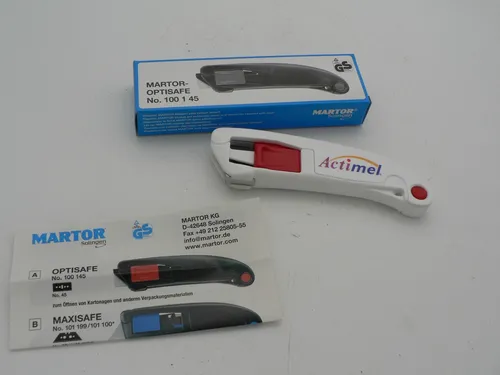 GIRA Aluminium 3-fach Abdeckrahmen 0213 21 NEU OVP - Akkuschrauber, eleganter 3-fach Abdeckrahmen aus hochwertigem Aluminium für eine moderne und stylische Optik in jedem Raum.