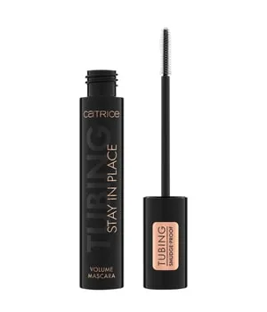 CATRICE TUBING Stay In Place Volume Mascara 11 ml Nr. 010 - Panda-Proof Black - Wischfeste Tubing-Mascara für voluminöse und verlängerte Wimpern. Die innovative Formel sorgt für langanhaltende Definition ohne Bröseln und lässt sich einfach mit warmem Wasser entfernen.