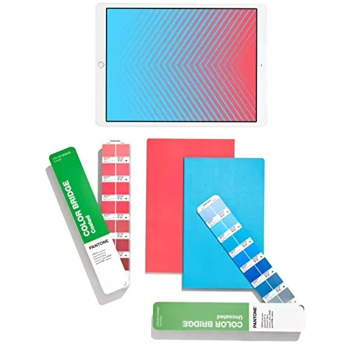 Pantone GP6102B Color Bridge Guide Set – Farbfächer für präzise Farbkommunikation - Entdecken Sie 2139 Pantone-Sonderfarben und ihre CMYK-Entsprechungen in zwei handlichen Farbfächern. Ideal für Grafikdesign, Branding und Marketing – für eine zuverlässige Farbvisualisierung und kreative Inspiration.