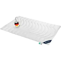4-Jahreszeiten Faserdecke »COMFORT« – 135x200 cm, 100% Polyester - Genieße optimalen Schlafkomfort das ganze Jahr über mit der 4-Jahreszeiten Faserdecke »COMFORT«. Sie bietet perfekte Temperaturregulierung und ist pflegeleicht – ideal für ein angenehmes Schlafklima.