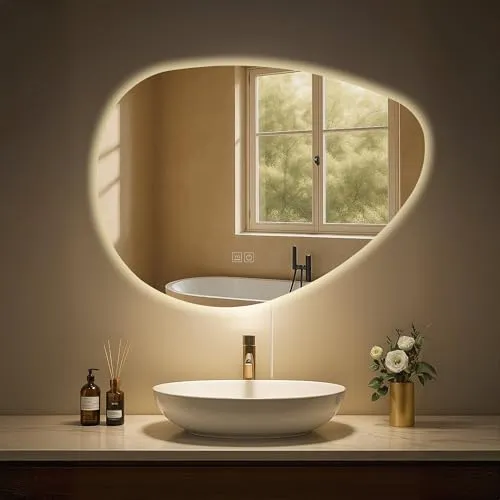CLP Badspiegel Almafie mit Beleuchtung - Dekorative Wandspiegel mit Anti-Beschlag-Funktion und dimmbarer LED-Beleuchtung in 3 Licht-Modi. Ideal für ein modernes Badezimmer mit minimalistischem Design.