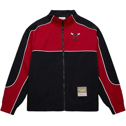 Mitchell & Ness NBA Mesh Nylon Jacke - Chicago Bulls - Funktionsjacke aus hochwertigem Nylon mit detaillierten Team-Stickereien, perfekt für sportliche Aktivitäten und lässige Sommer-Looks.