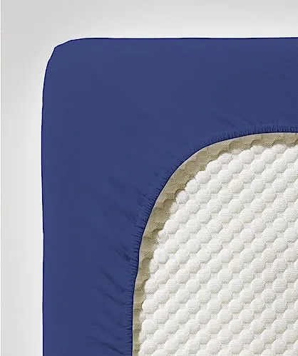 fleuresse Comfort Spannbettlaken kobalt-blau - Hochwertiges Spannbetttuch aus 96 % Baumwolle und 4 % Elasthan, ideal für Matratzen bis 26 cm Höhe. Atmungsaktiv, hautsympathisch und knitterfrei für perfekten Schlafkomfort.