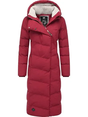 Ragwear Damen Wintermantel Pavla Long Intl Dark Red Gr. M - Stylischer und warmer Damen Wintermantel mit Kapuze. Ideal für kalte Tage, dank wasserdichtem und winddichtem Obermaterial sowie kuscheligem Innenfutter. Perfekte Passform und praktische Details machen ihn zum Must-Have für die kalte Jahreszeit.