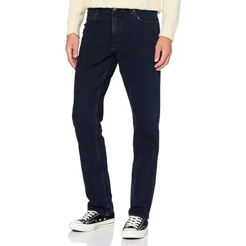 Wrangler Herren Red Kabel Straight Jeans - Moderne Straight-Fit Jeans aus 99% Baumwolle für optimalen Tragekomfort, perfekt für jeden Anlass. Zeitlose Eleganz mit 5 Hosentaschen und ikonischen Wrangler-Details.