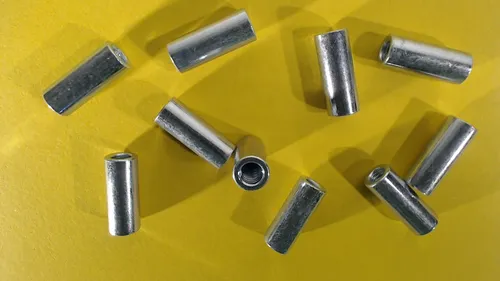 10X Verbindungsmuttern Langmuttern Gewindehülsen Distanzmuffen Rund 5 x 20 Ø=8mm