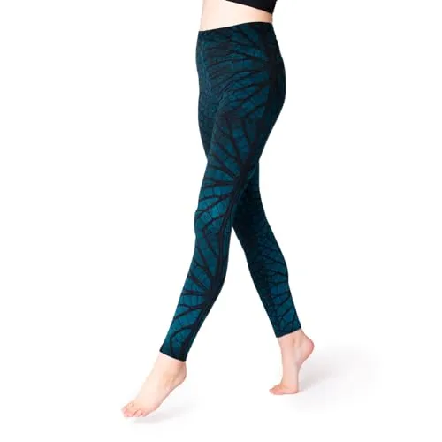PANASIAM Leggings Leaves – Blau, Größe L - Handgefertigte Leggings mit einzigartigem Blatt-Design aus Thailand. Atmungsaktive Viskose für hohen Tragekomfort und optimale Passform. Maschinenwaschbar und farbecht für strahlende Farben.