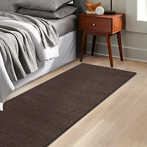 KARAT Bettvorleger Dynasty - edle Velours Bettumrandung - Teppich Läufer für Schlafzimmer Wohnzimmer - Flauschiger Teppichläufer (80 x 200 cm, Schlamm)
