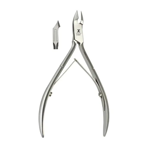 Excellent Nagelhautzange 13 cm mit 15 mm Schneide - Hochwertige Nagelhautzange für präzises Arbeiten bei Maniküre und Pediküre. Mit einer Schneidelänge von 15 mm ermöglicht sie ein sauberes Ergebnis und ist ideal für den professionellen Einsatz.