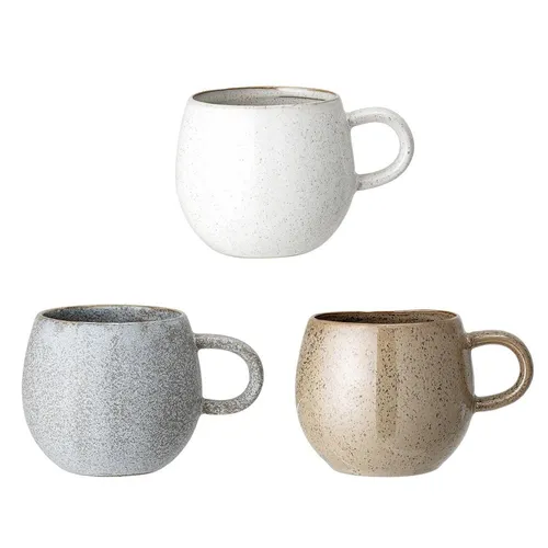 Bloomingville Addison Kaffeebecher - Thermobehälter aus Keramik, spülmaschinenfest und mikrowellengeeignet, ideal für Kaffeeliebhaber mit einer Kapazität von 500 ml.