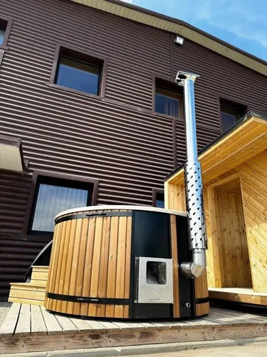 Badefass aus Thermoholz mit externem Holzofen – Whirlpool für Garten - Komfortables Badefass für 1-3 Personen, aus hochwertigem Thermoholz. Ideal für entspannende Stunden im Garten. Maße: 195 x 195 x 87 cm, inklusive 2 Jahre Herstellergarantie.