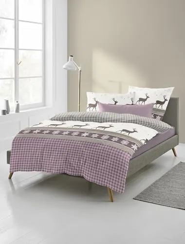 Bettwäsche Bierbaum Biber 4036-60 Hirsch Kristalle Beere 135x200 - Moderne Bettwäschegarnitur aus 100% Baumwolle in Beere mit Hirsch-Motiv, ideal für ein warmes und gemütliches Schlafzimmer. Pflegeleicht und Oeko-Tex zertifiziert.