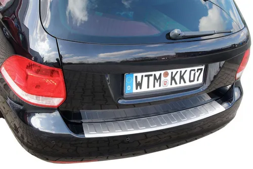 RECAMBO Ladekantenschutz für VW GOLF 5 & 6, VARIANT - Edelstahl Abdeckblende für optimalen Schutz beim Be- und Entladen. Hochwertige 3D-Passform, einfache Montage mit Spezialklebeband und elegante Optik für Ihr Fahrzeug.