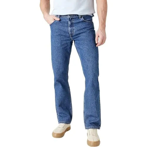 Wrangler Herren Red Kabel Straight Jeans, 42W/34L - Klassische Straight-Fit Jeans von Wrangler, bequem und ideal für jeden Anlass. Authentische Baumwollqualität mit typischen Designdetails für zeitlose Eleganz.