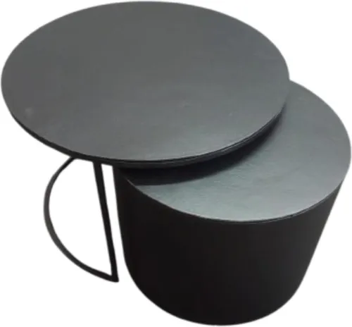 Couchtisch Set Menza Aluminium Schwarz 2-teilig – 75x75cm & 60x60cm - Das elegante Couchtisch Set Menza vereint modernes Design mit praktischer Flexibilität. Ideal für stilvolle Wohnräume, bietet es Platz für Getränke und Dekoration. Die runden Aluminiumplatten sind pflegeleicht und verleihen jedem Raum eine zeitlose Note.