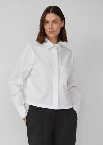 s.Oliver BLACK LABEL Boxy Fit Hemdbluse in Weiß, Größe 48 - Lässige Boxy-Fit Hemdbluse aus hochwertigem Baumwoll-Mix. Ideal für den Alltag, mit klassischem Hemdblusenkragen und praktischer Brusttasche für einen strukturierten Look.