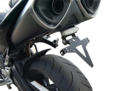 ZIEGER Kennzeichenhalter Classic für Suzuki GSX 1300 B-King - Hochwertiger Kennzeichenhalter in Schwarz, inklusive modellspezifischer Adapterplatte und Montageset für eine einfache Installation.