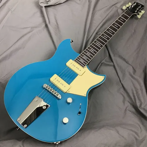 YAMAHA REVSTAR RSS02T SWB swift blue E-Gitarre mit Gigbag