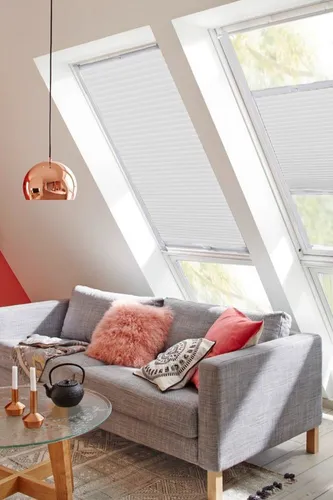 sunlines Dachfensterplissee StartUp Style Honeycomb TL - Lichtschutz und Sichtschutz - Individuell nach Maß gefertigtes Dachfensterplissee in Wabenstruktur für flexiblen Licht- und Sichtschutz. Mit einfacher Montage und stufenloser Verstellbarkeit bietet es eleganten Fensterdekor und trägt zur Energieeffizienz bei.