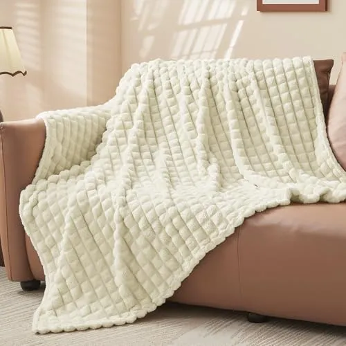 BEDELITE Kuscheldecke Flauschig Decke Extra Groß - weiche Flanell Decken Creme Weiß 230x270 für Bett, Deko Kariert Fleecedecke Weiss als Tagesdecke für Schlafzimmer, King Blanket Wide Use