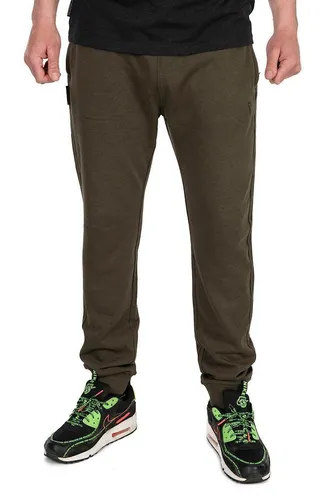 Fox Collection Lw Jogger Green & Black - Angler Jogginghose - Hochwertige Jogginghose für Angler in Grün und Schwarz, mit elastischem Hüftbund und praktischen Reißverschlussfronttaschen für Komfort und Funktionalität.