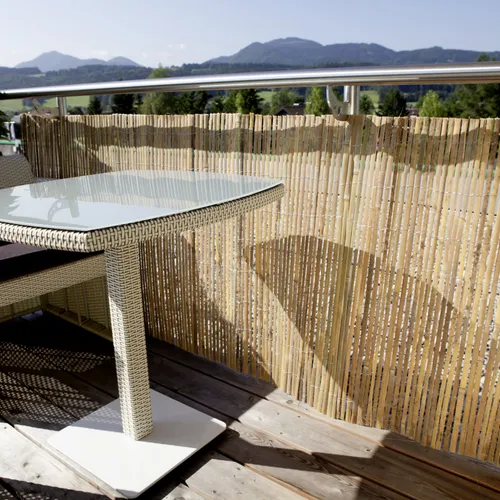 Windhager Sichtschutzzaunmatten - Natürlicher Sicht- und Windschutz für Balkon und Terrasse - Sichtschutz aus hochwertigem Bambus, ideal für mehr Privatsphäre auf Balkon und Terrasse, 3 m lang und 180 cm hoch.