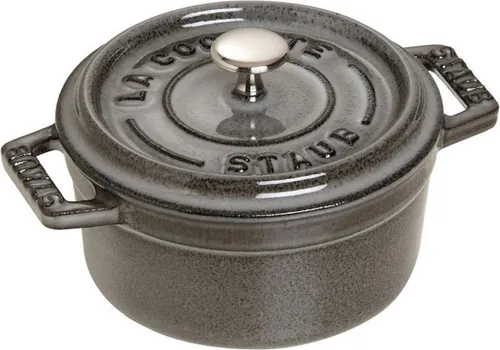 STAUB Mini Cocotte 10 cm - Graphitgrau - Pfanne für stilvolles Kochen und Servieren, ideal für kleine Portionen. Gusseisen sorgt für energiesparendes Kochen auf allen Herdarten, inkl. Induktion. Langlebig und geschmacksneutral, Made in France.
