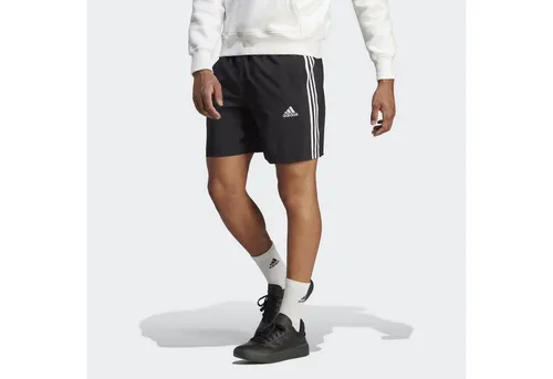 adidas AEROREADY ESSENTIALS CHELSEA 3-STREIFEN SHORTS - Lifestyle Shorts aus 100% recyceltem Polyester, knielang mit Kordelverschluss, ideal für sportliche Aktivitäten und entspannte Freizeitlooks.