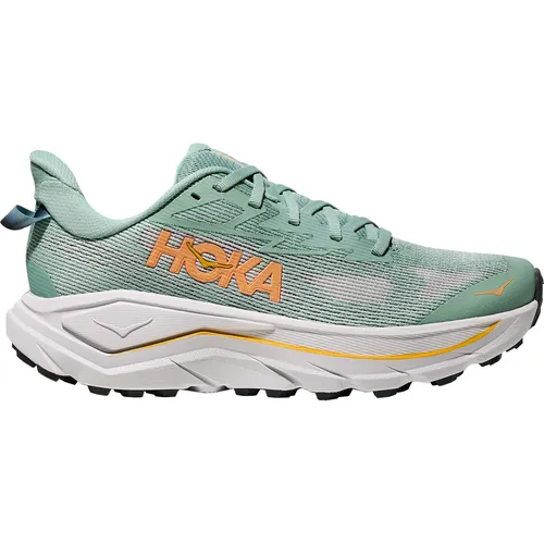 HOKA Damen Trailrunningschuhe W CHALLENGER 8 - Laufschuhe für Straße und Gelände mit hervorragender Dämpfung und Grip, ideal für vielseitige Terrains. Verbesserte Passform und minimalistisches Design für ein angenehmes Laufgefühl.