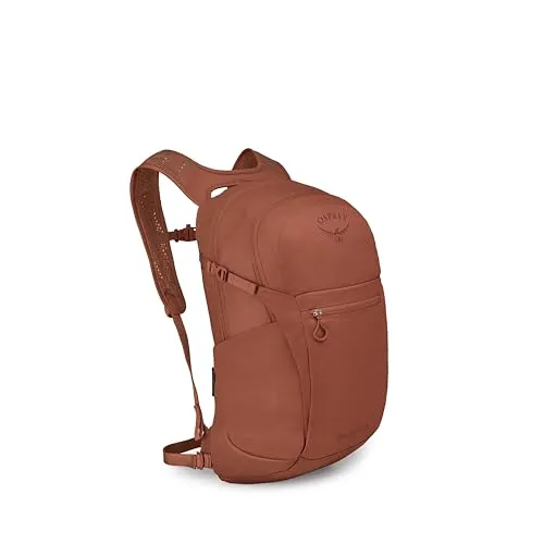 Osprey Daylite Plus 20 Daypack in Braun - Vielseitiger Daypack mit abnehmbarem Hüftgurt und Laptopfach. Ideal für Alltag und Reisen. Hergestellt aus umweltfreundlichem Material, 100% Polybutylenterephthalat. Entdecken Sie weitere Angebote von Osprey!