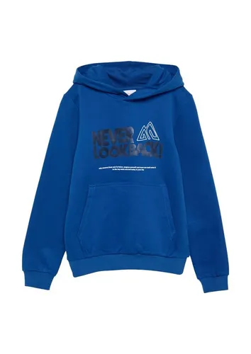 s.Oliver Junior Jungen Sweatshirt mit Kapuze, Blau 5534 - Kapuzenpullover für Jungen mit fixierter Kapuze, Kängurutasche und stylischem Frontprint, ideal für lässige Freizeitlooks.