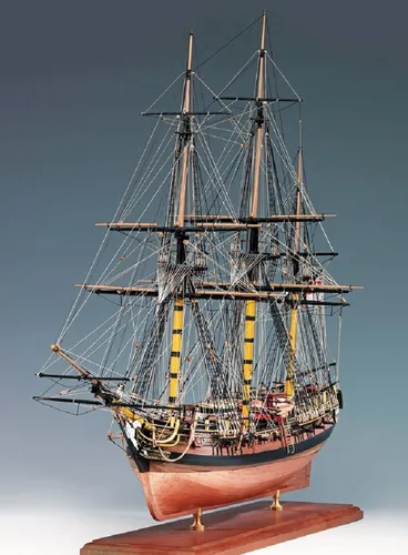 H.M.S. Pegasus 1:64 Modellbausatz mit Messingteilen und Kupferdetails