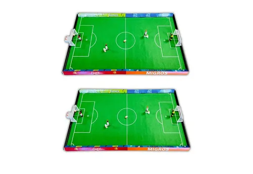 HAC24 TIPP-Kick Mania Migros Edition 2er Set - Gesellschaftsspiel für die ganze Familie: Erlebe spannende Fußball-Matches mit detailgetreuem Spielfeld und originalgetreuen Spielern. Einfach zu steuern und ideal für unvergessliche Momente!